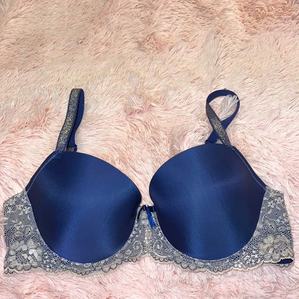 Victoria’s Secret lace bra
